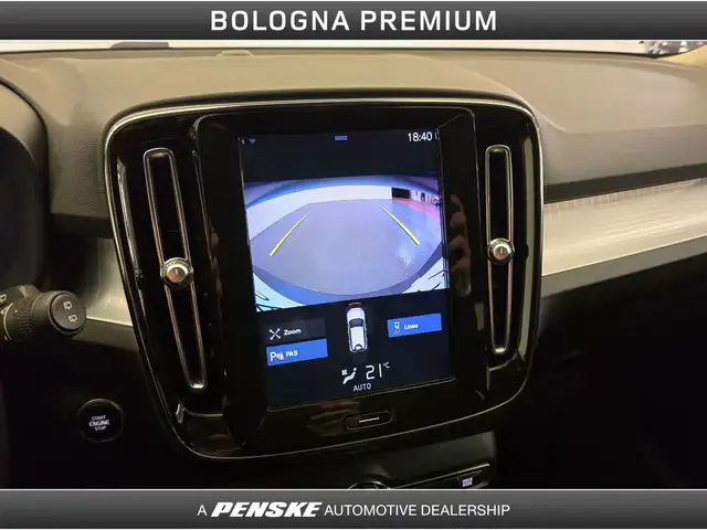 Volvo XC40 view 12