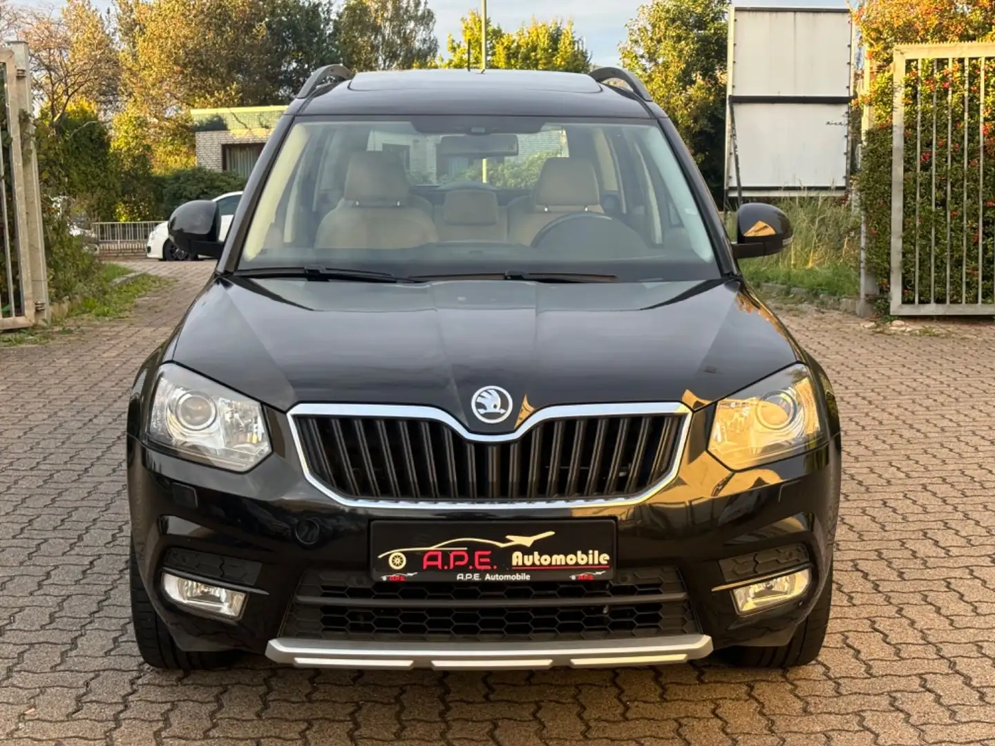 Skoda Yeti Elegance 4x4 2.0 TDI Vollausstattung Schwarz - 2