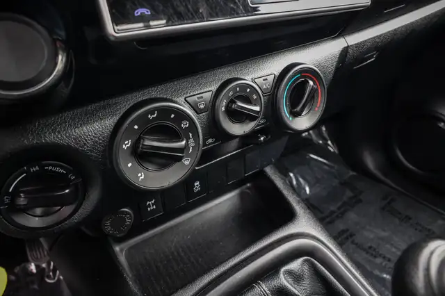 Toyota Hilux view 13