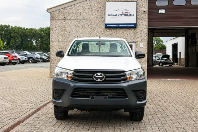 Toyota Hilux view 2