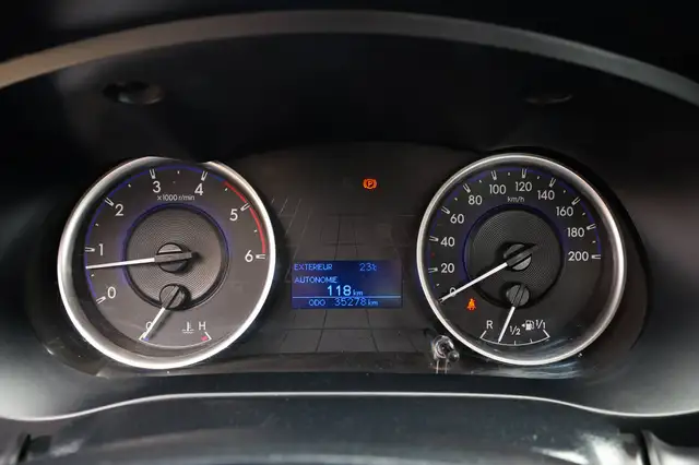 Toyota Hilux view 11
