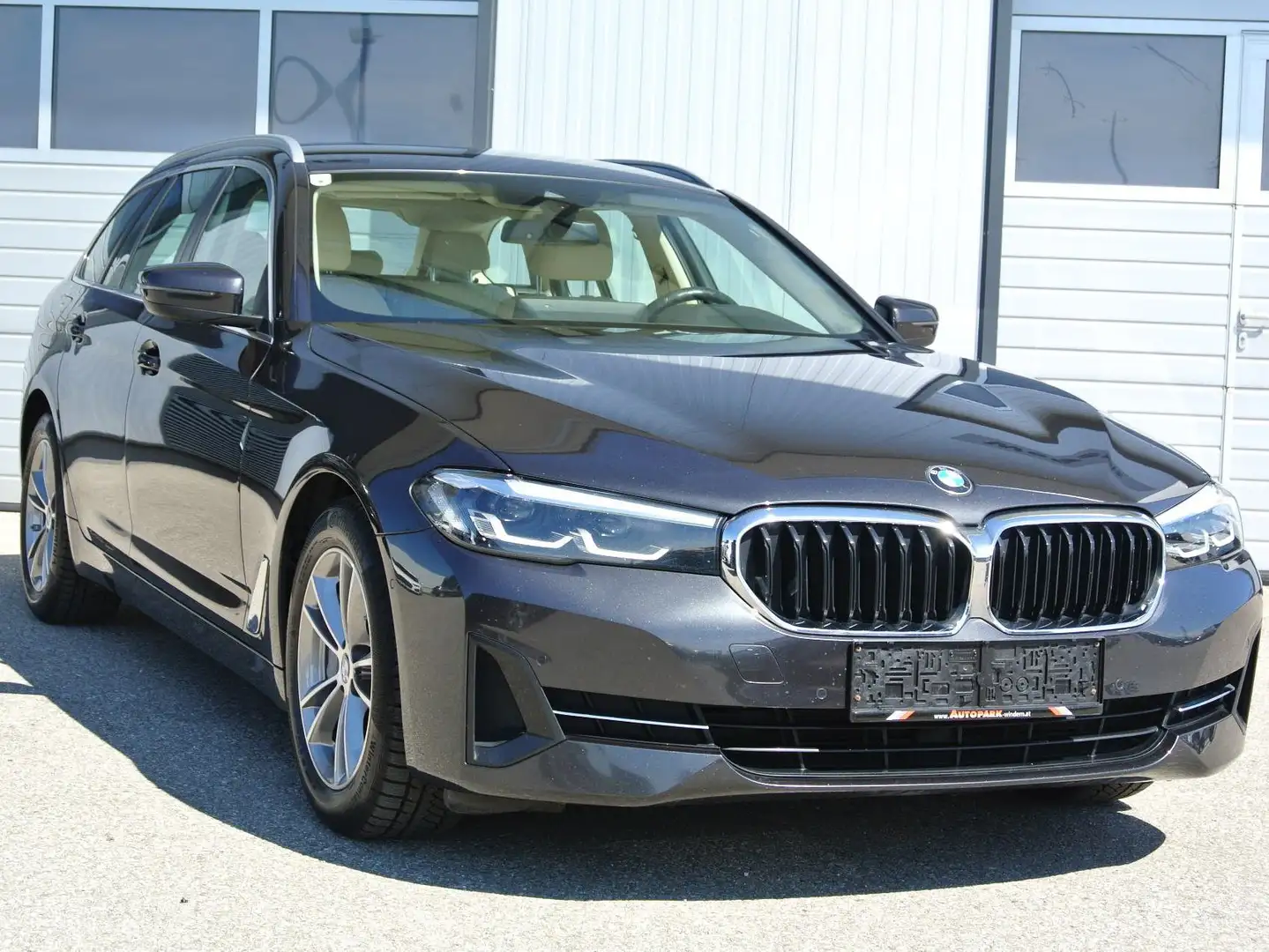BMW 530 530d xDrive touring Aut. **virtual CP ** LEDER * Grau - 1