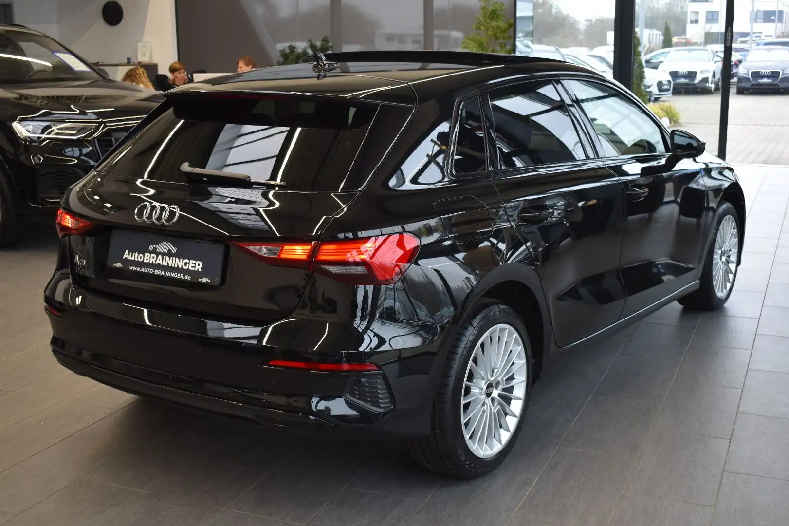 Audi A3 Sportb. 35TDI S-tronic Advanced LED~Navi~Pano Schwarz - 2