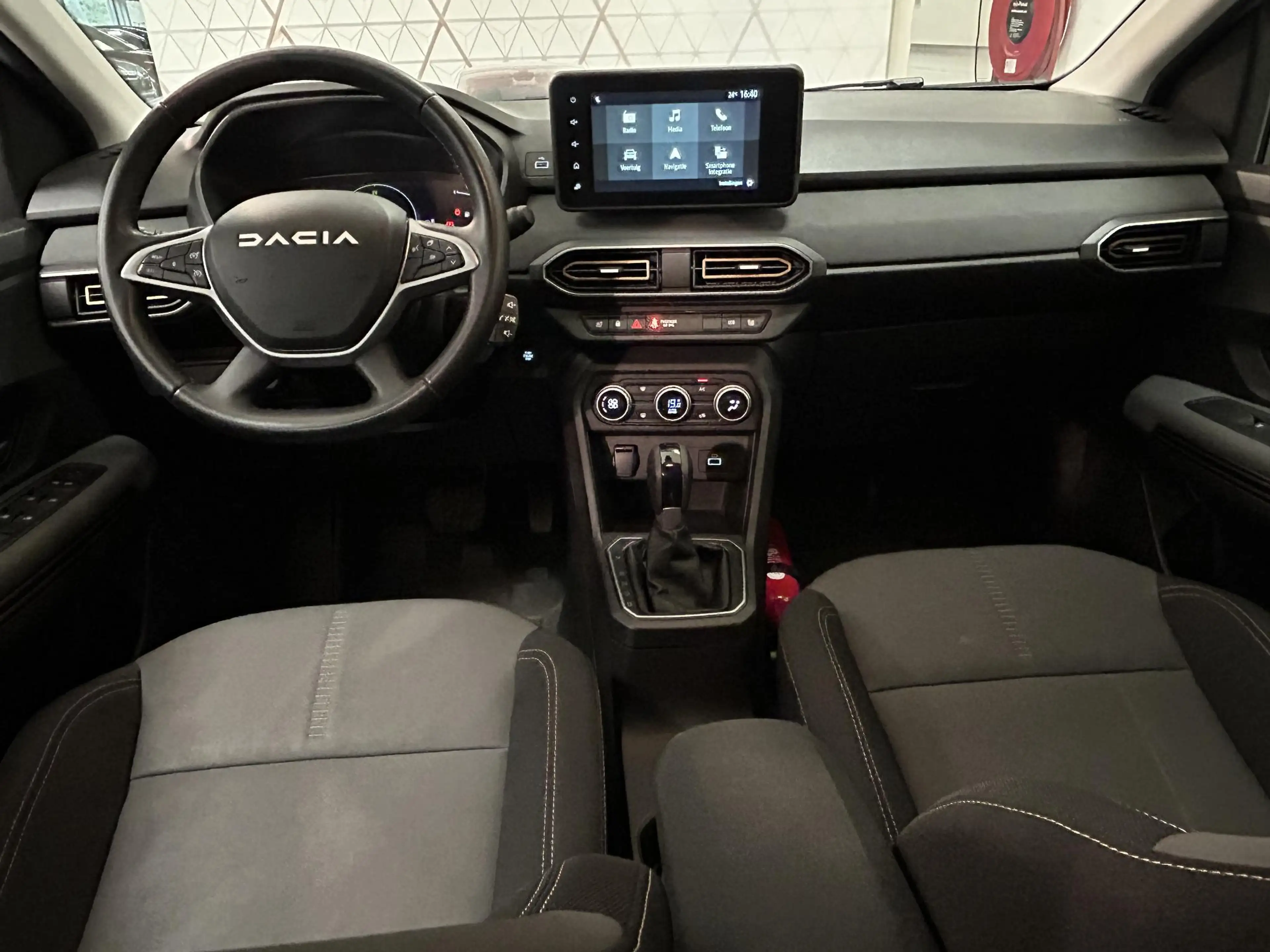 Dacia Jogger 1.6 Hybrid 140 Extreme 7p. | Climate control | Cam — photo 3