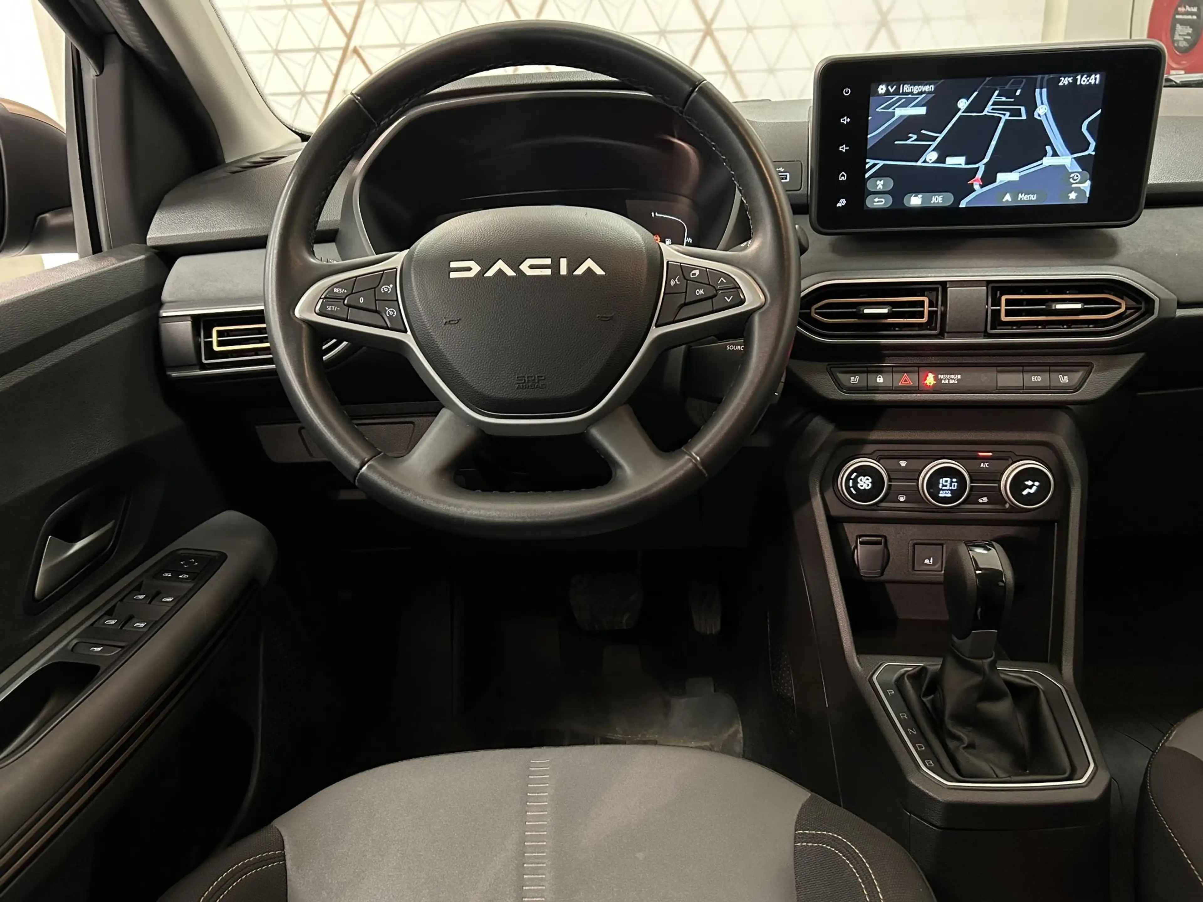 Dacia Jogger 1.6 Hybrid 140 Extreme 7p. | Climate control | Cam — photo 10