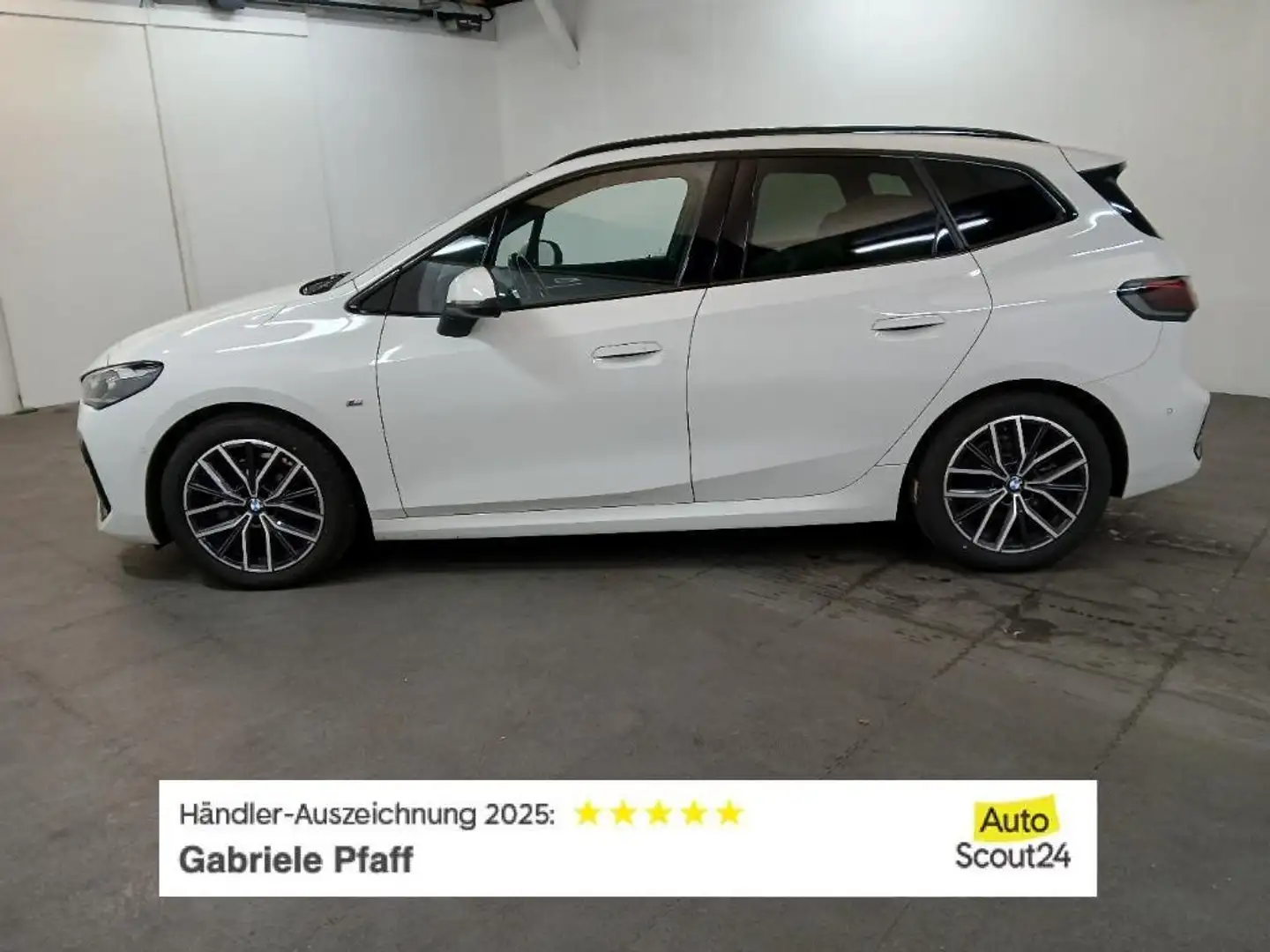 BMW 218 i Active Tourer M Sport*Panorama*Parkassist*RFK*18 Weiß - 2