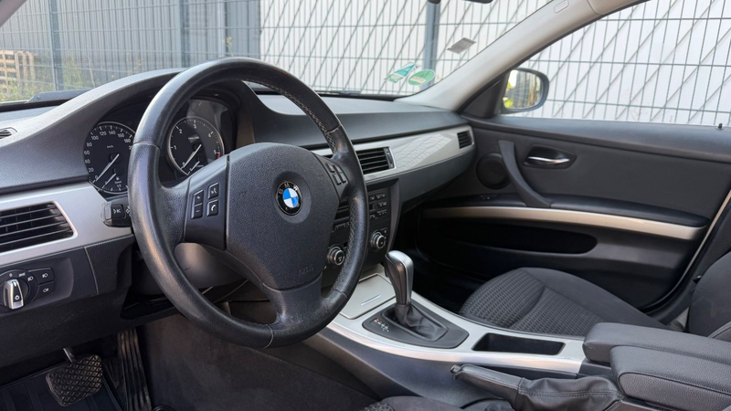 BMW 318 d AUTOMATIK FACELIFT TÜV,KLIMA,AHK,EURO5 — photo 11