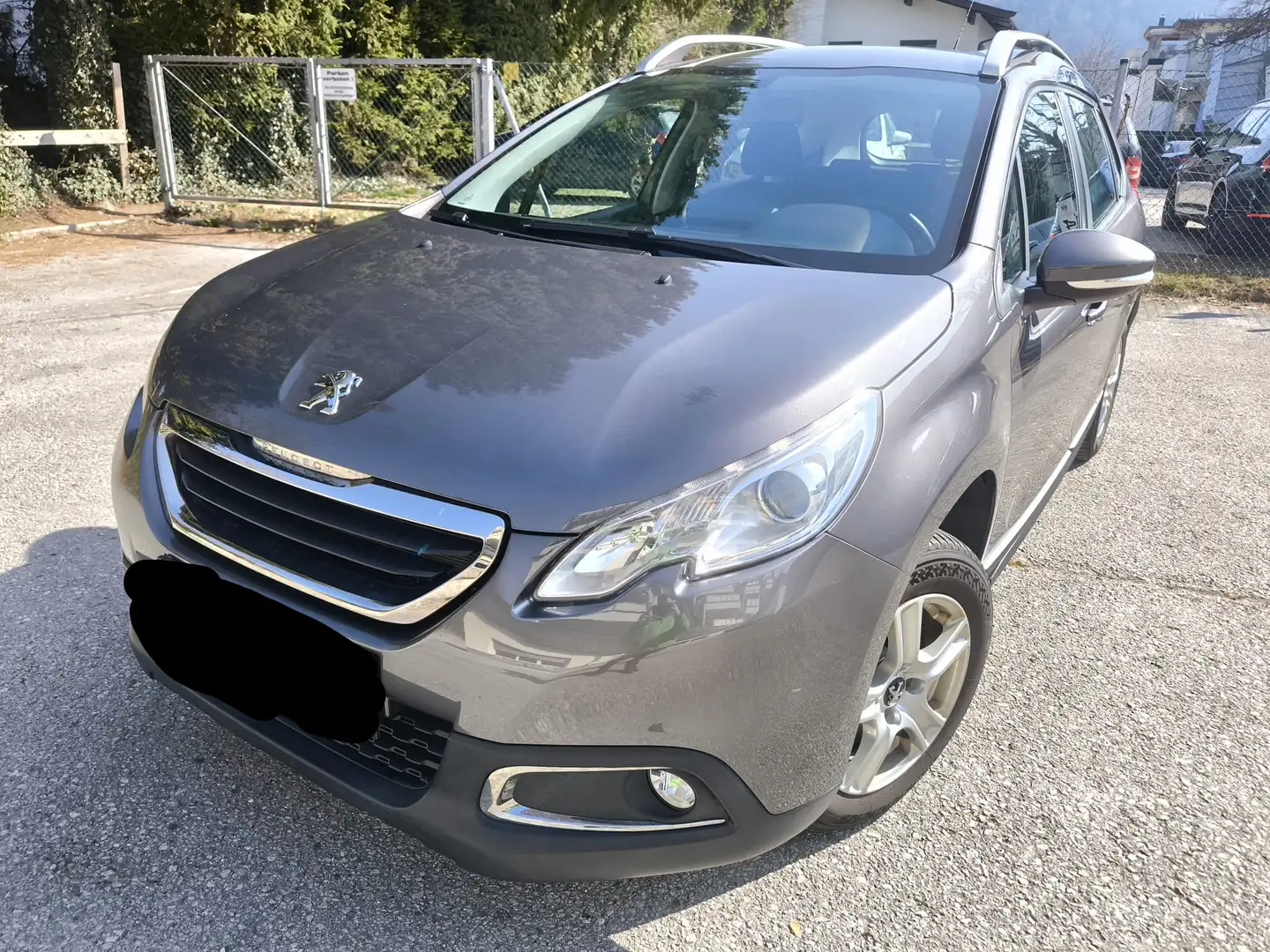 Peugeot 2008 2008 1,2 VTi Active Active Grau - 1