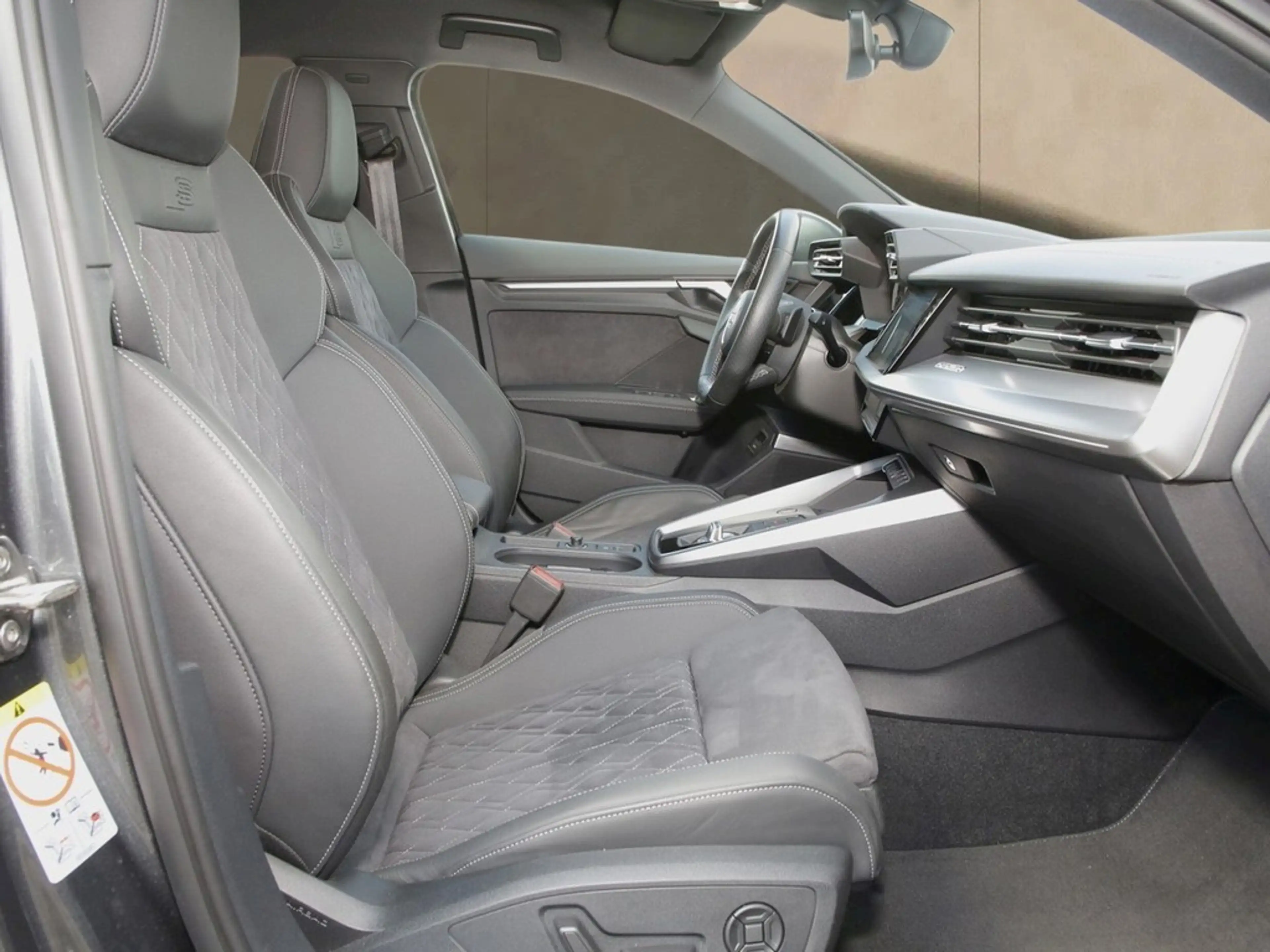 Audi S3 Lim. 2.0 TFSI quattro NAVI*VIRTUAL*R-CAM*LED*SH... — photo 9