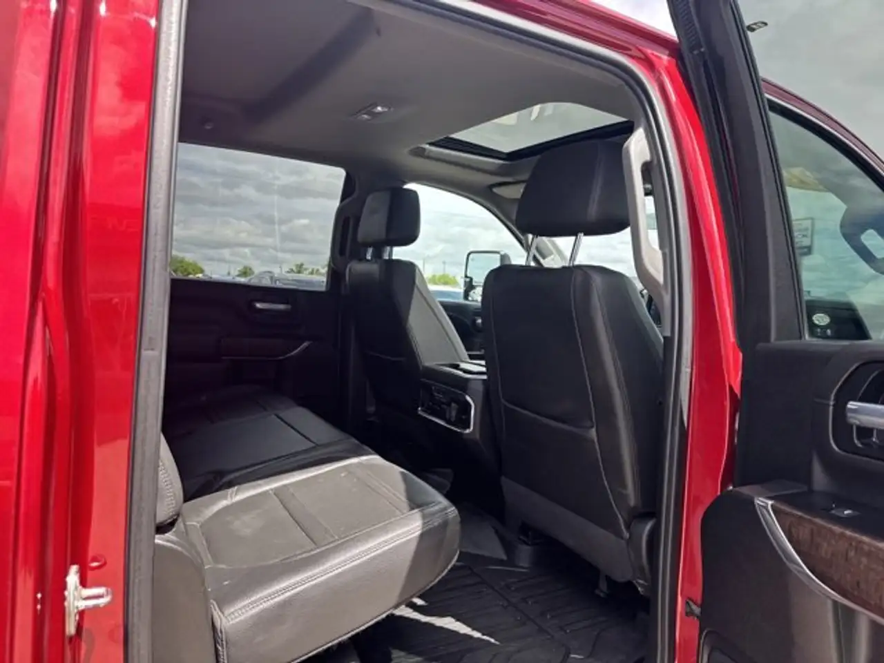 GMC Sierra 3500HD снимка GMC Sierra 3500HD