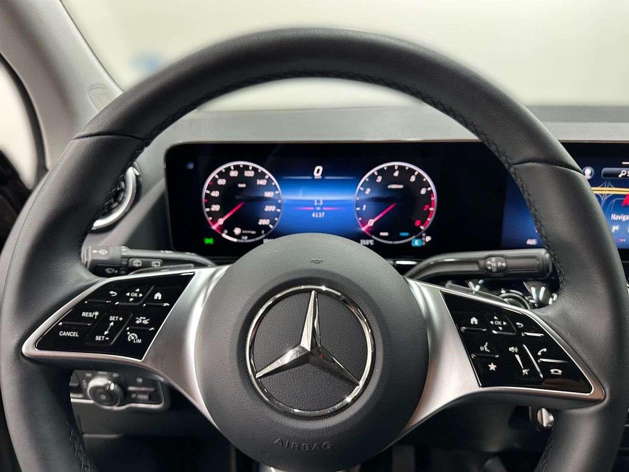 Mercedes-Benz GLA 180