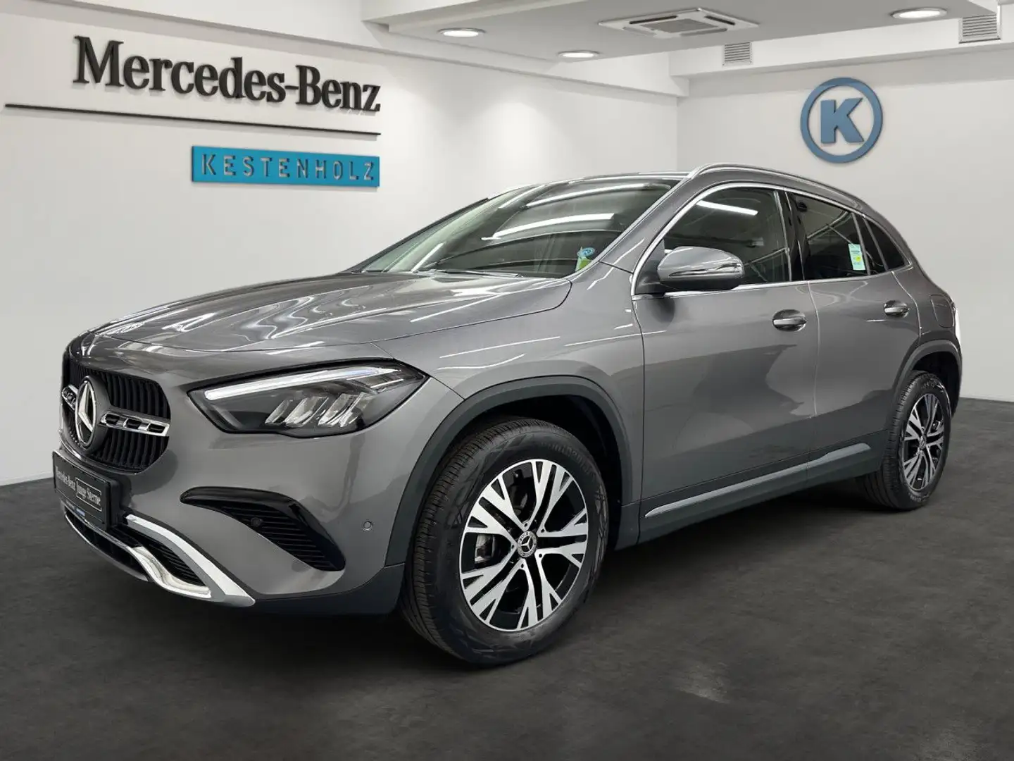 Mercedes-Benz GLA 180 Progressive KAMERA+TOTWINKEL+MEMORY+DAB Grau - 2