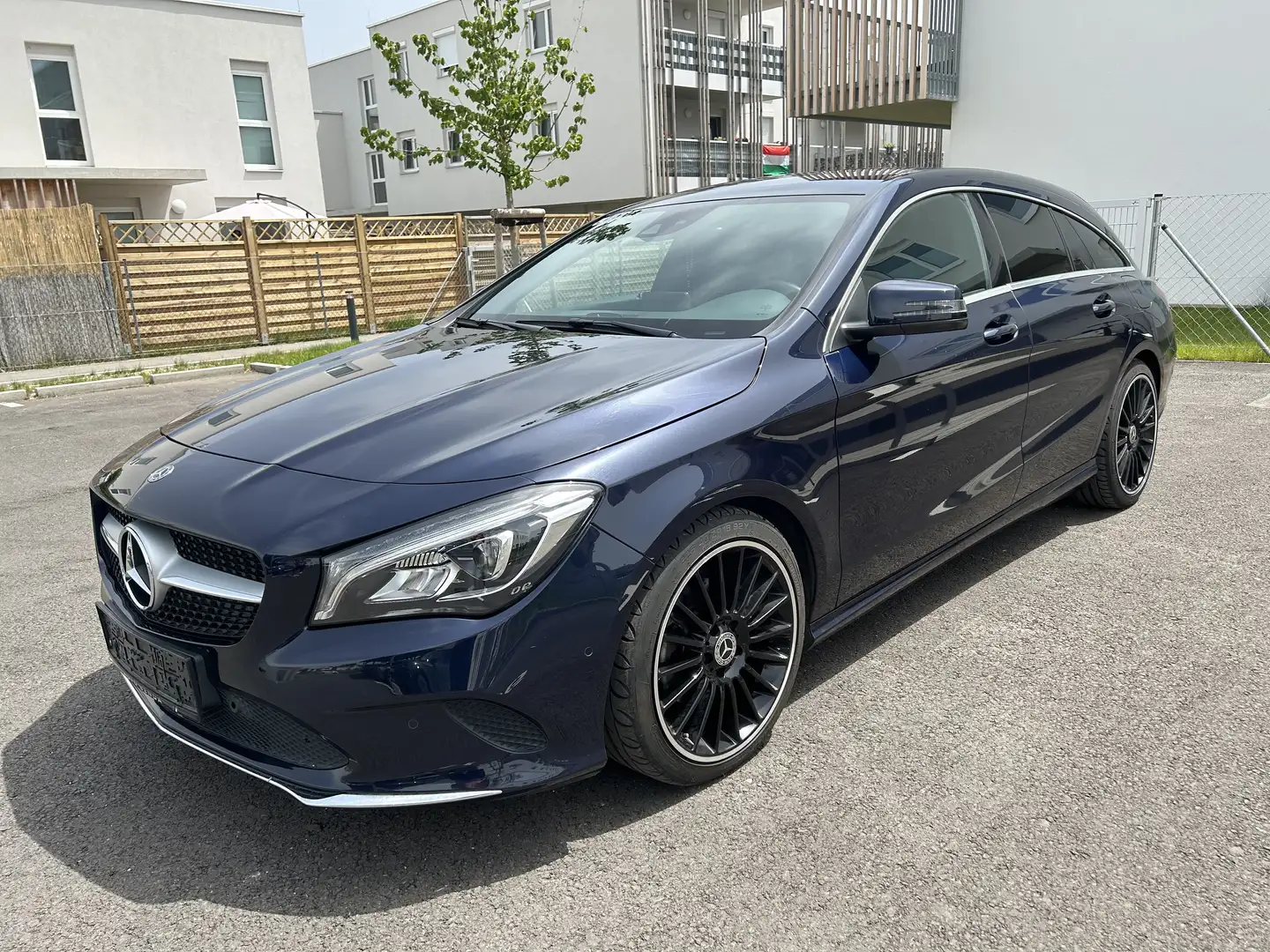 Mercedes-Benz CLA 220 d Shooting Brake Aut. Blau - 1
