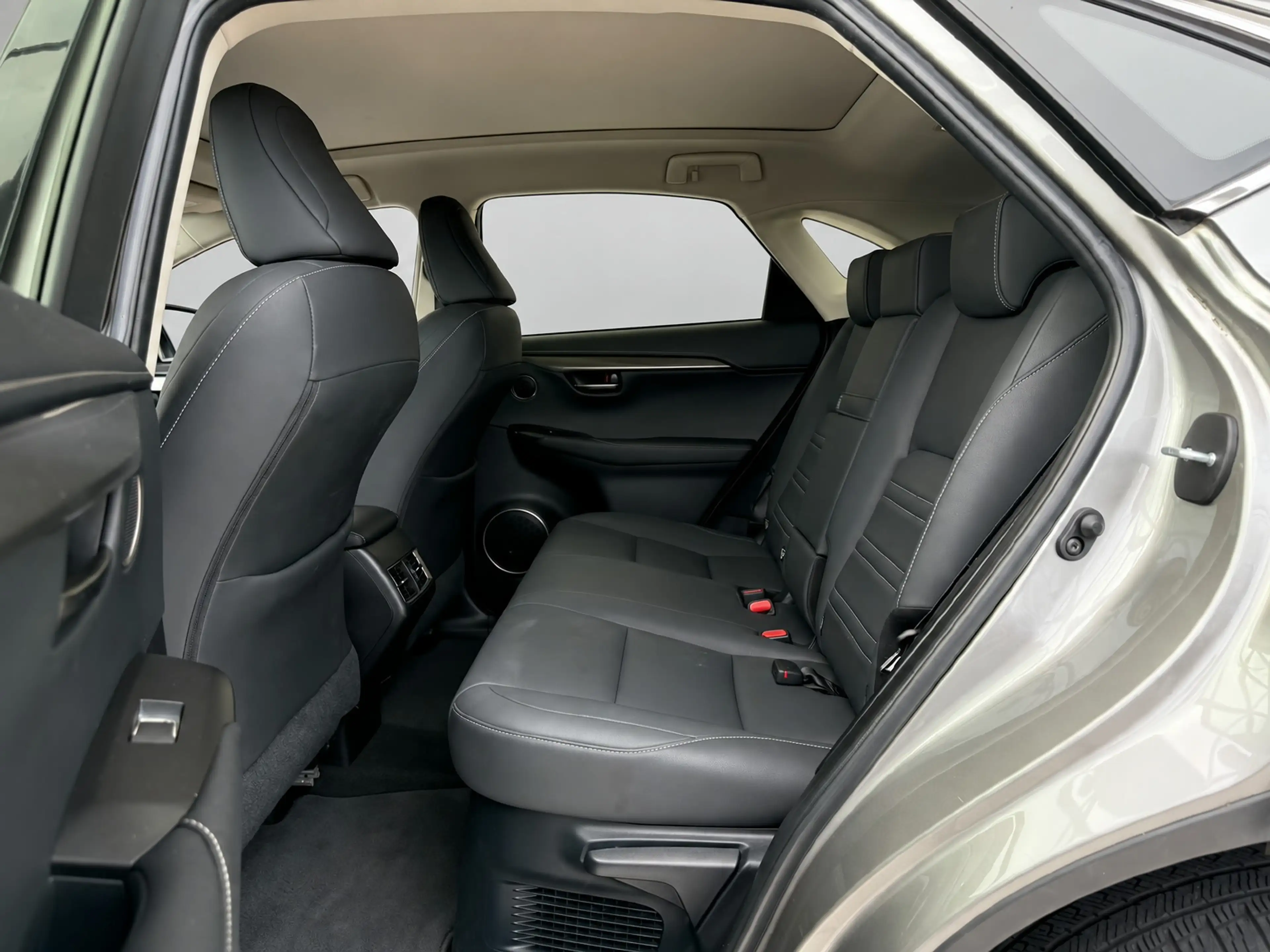 Lexus NX 300h AWD Premium | Carplay | Panoramadak | Stoelverwarm — photo 8