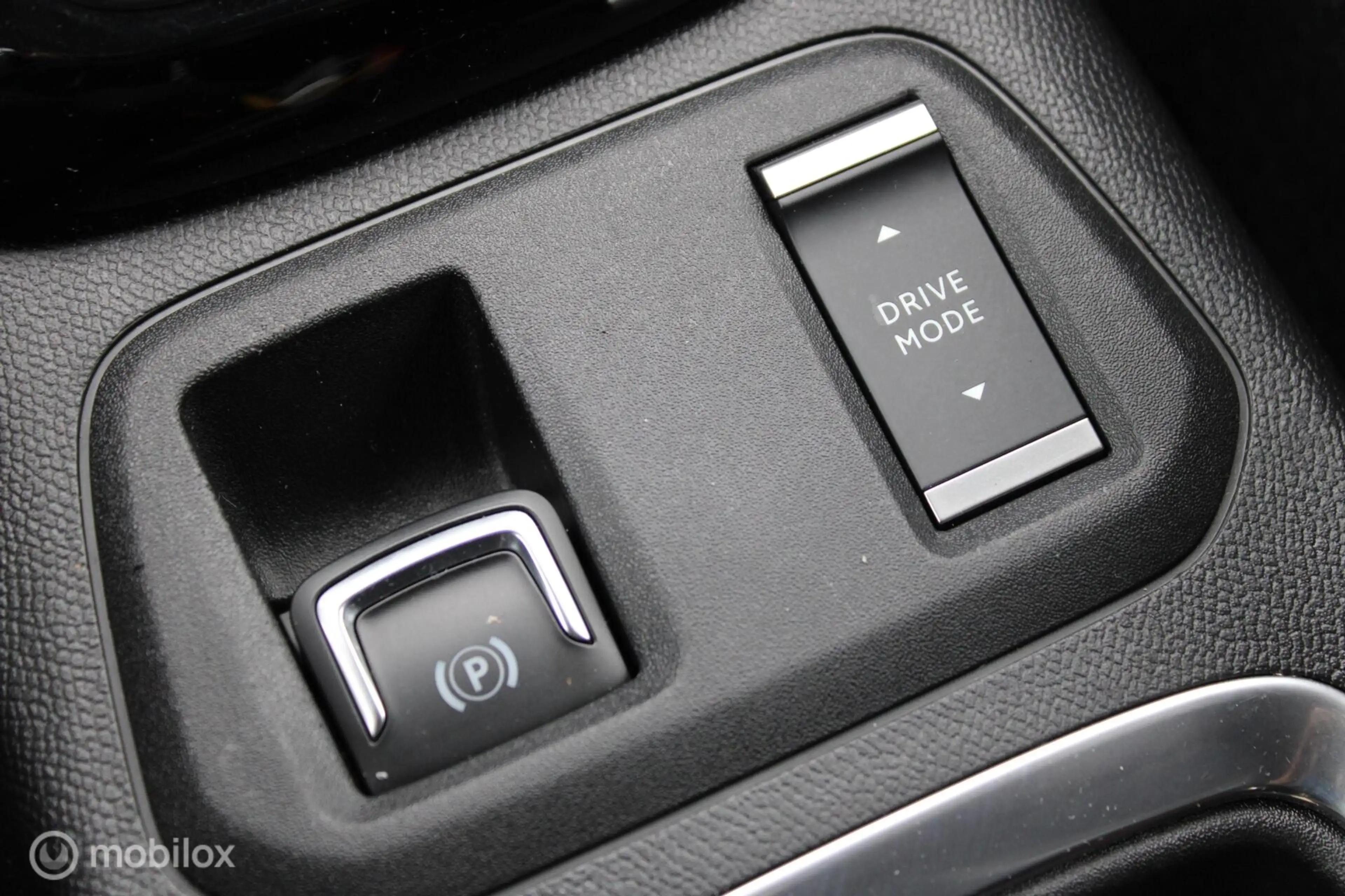 Opel Corsa-e Elegance, 50 kWh, 136 PK, Zwart dak, Donker glas, — photo 26