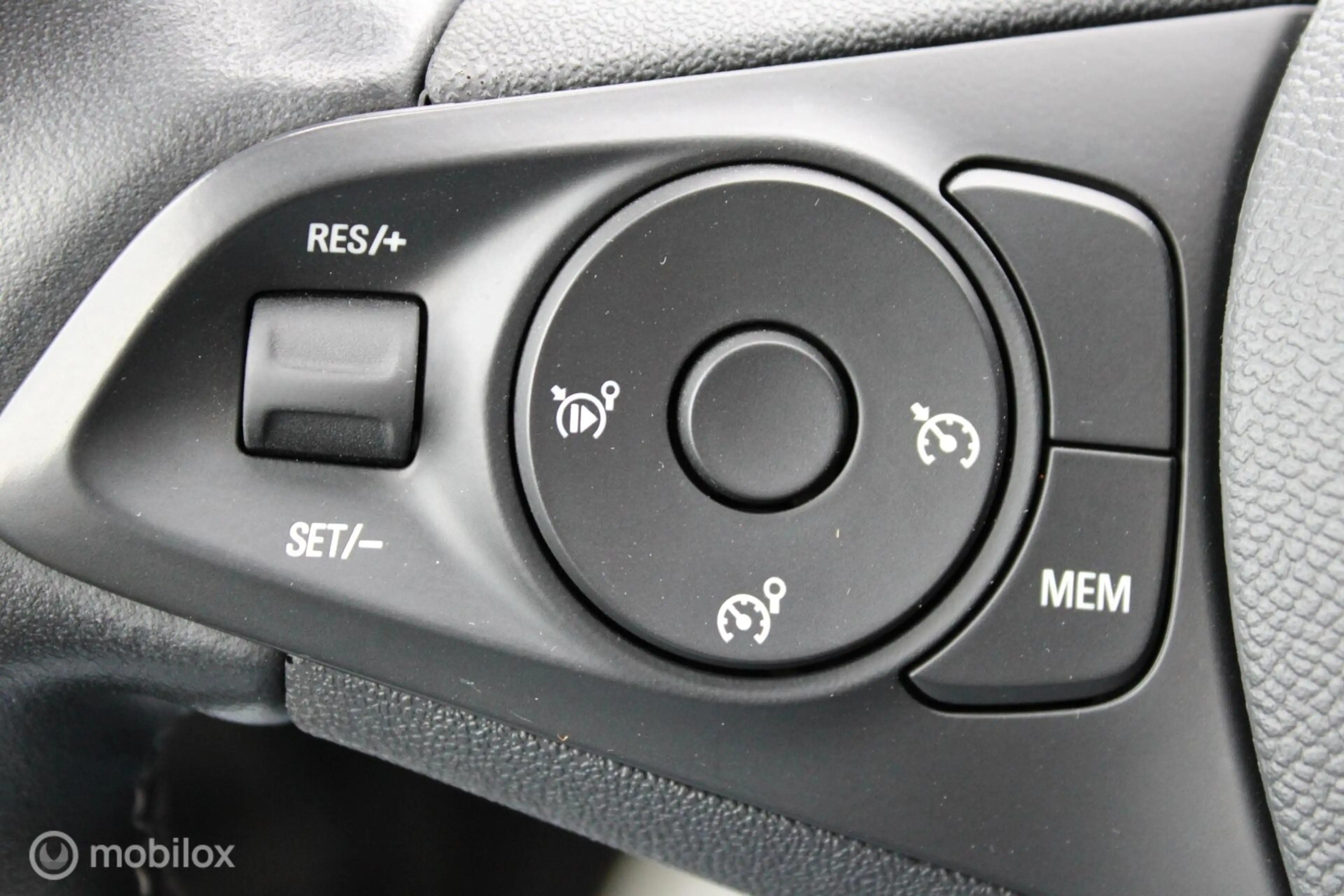 Opel Corsa-e Elegance, 50 kWh, 136 PK, Zwart dak, Donker glas, — photo 28
