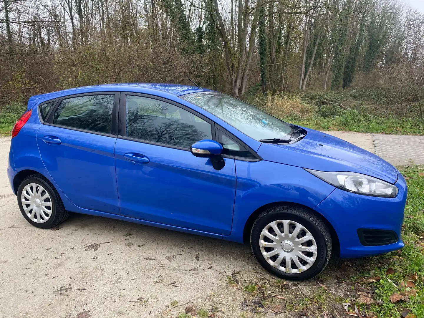 Ford Fiesta 1.0 EcoBoost Start-Stop SYNC Edition Bleu - 1
