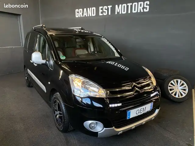 Citroen Berlingo 1.6 HDI silver édition (112cv) suivi d’entretien complet kit de distribution à jour attelage radar recul pneus hiver offe