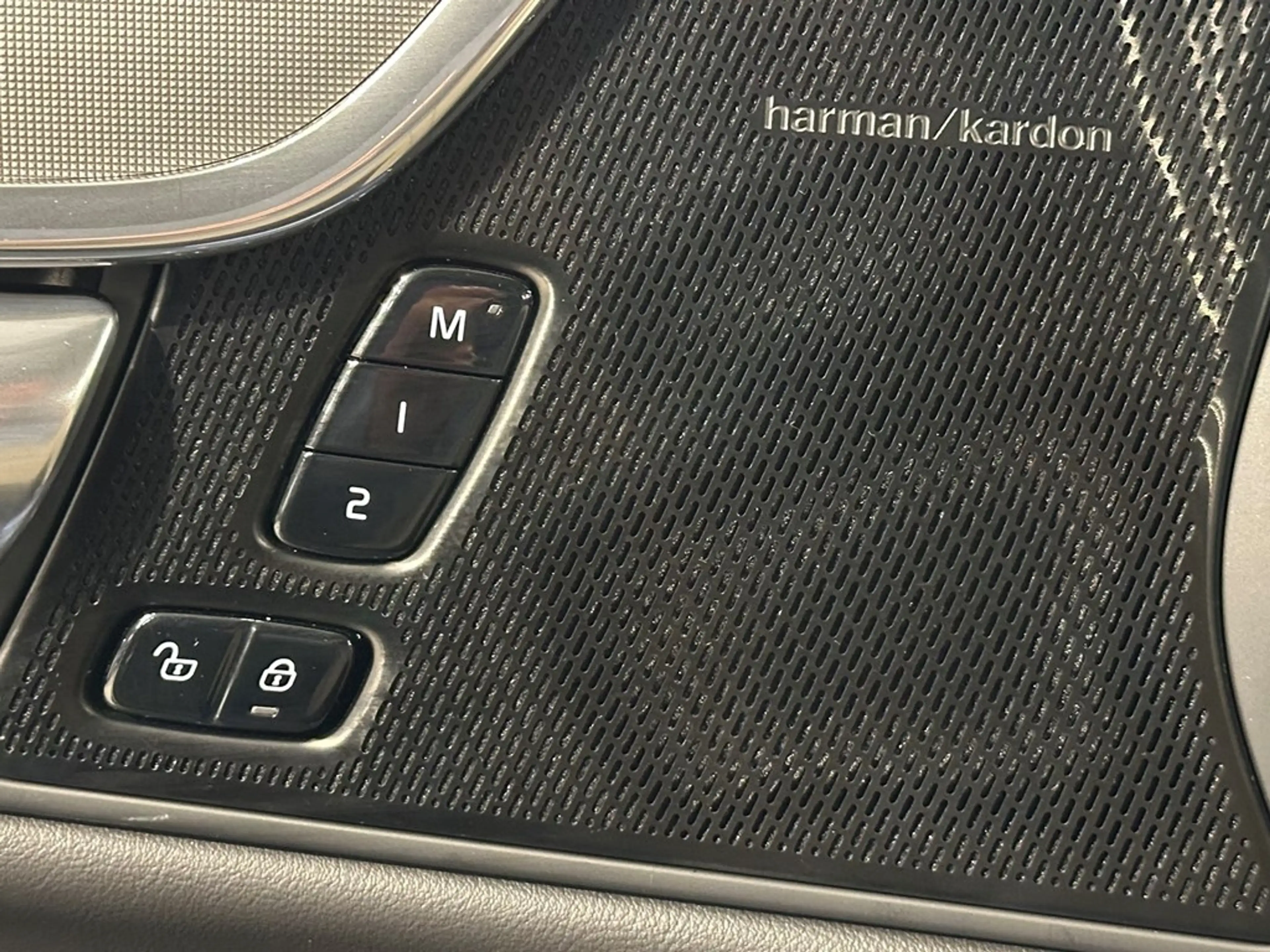 Volvo S90 T8 Recharge Bright Long Range — photo 8