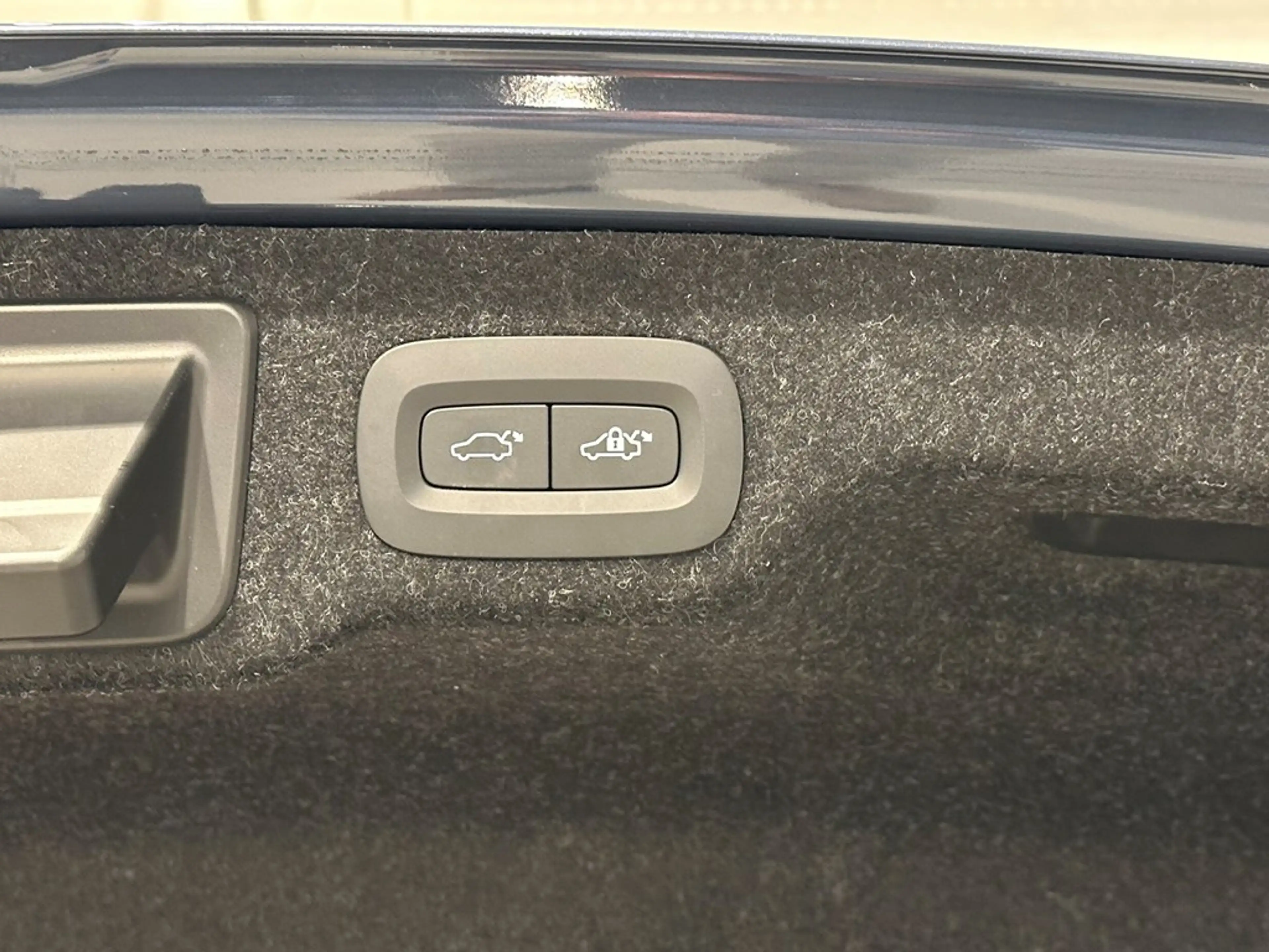 Volvo S90 T8 Recharge Bright Long Range — photo 13