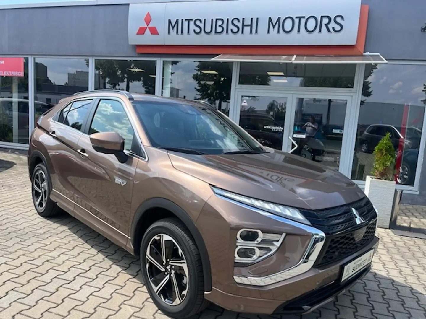 Mitsubishi Eclipse Cross Plug-In Hybrid 4WD Plus Select Brun - 1