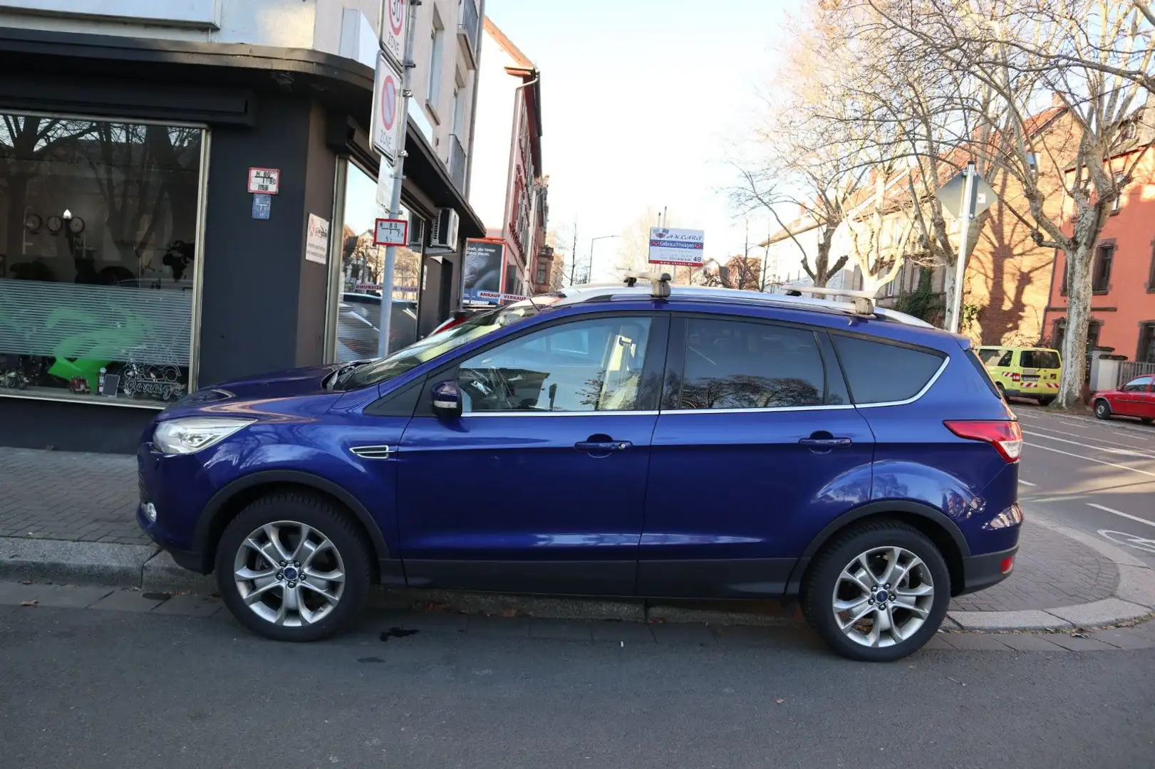 Ford Kuga Titanium*PANO*LEDER*BI-XENON*AHK*KAMERA Blau - 1