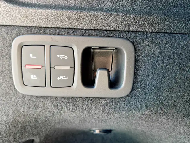 Audi Q7 view 15