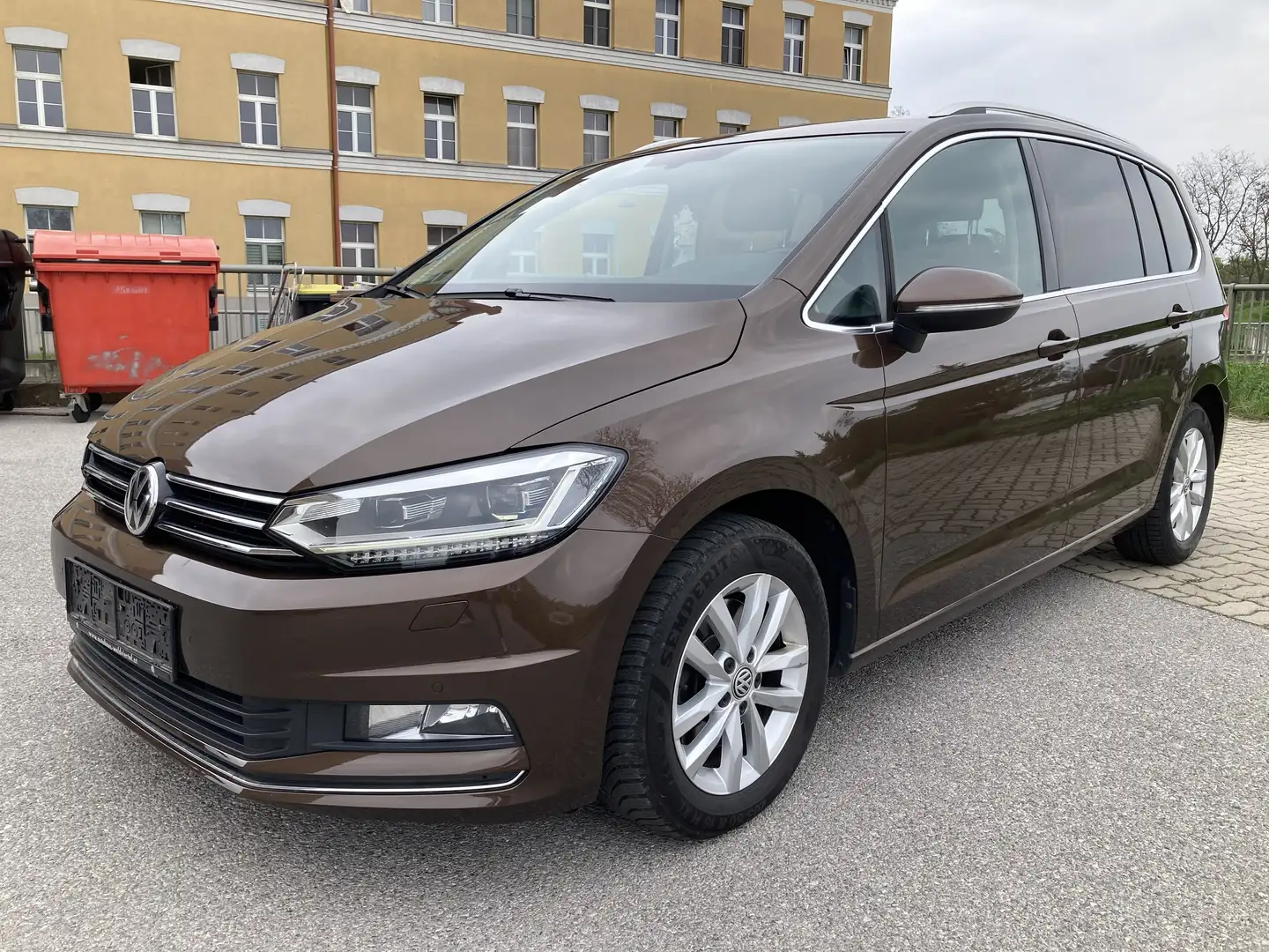 Volkswagen Touran Touran Highline 1,6 SCR TDI DSG HighlineDSG*Xenon*Aut*Navi*Leder*Tempomat*Voll !!! **** Braun - 1