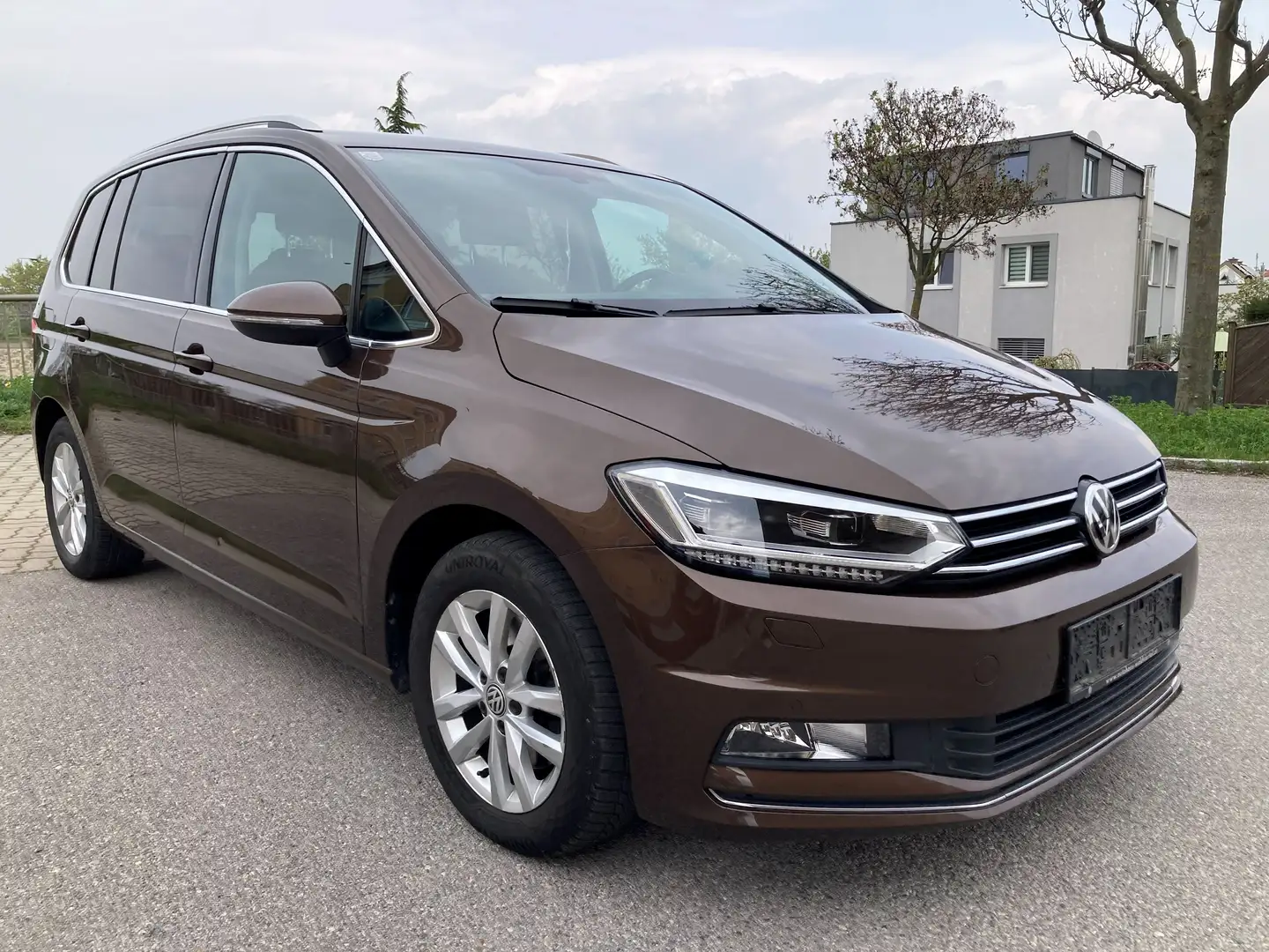 Volkswagen Touran Touran Highline 1,6 SCR TDI DSG HighlineDSG*Xenon*Aut*Navi*Leder*Tempomat*Voll !!! **** Braun - 2