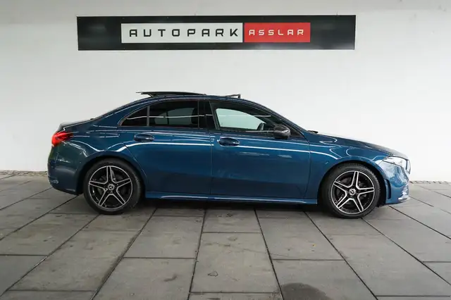 Mercedes-Benz A 220 d Lim/AMG-Line/Night/Pano/Burmester/Keyless