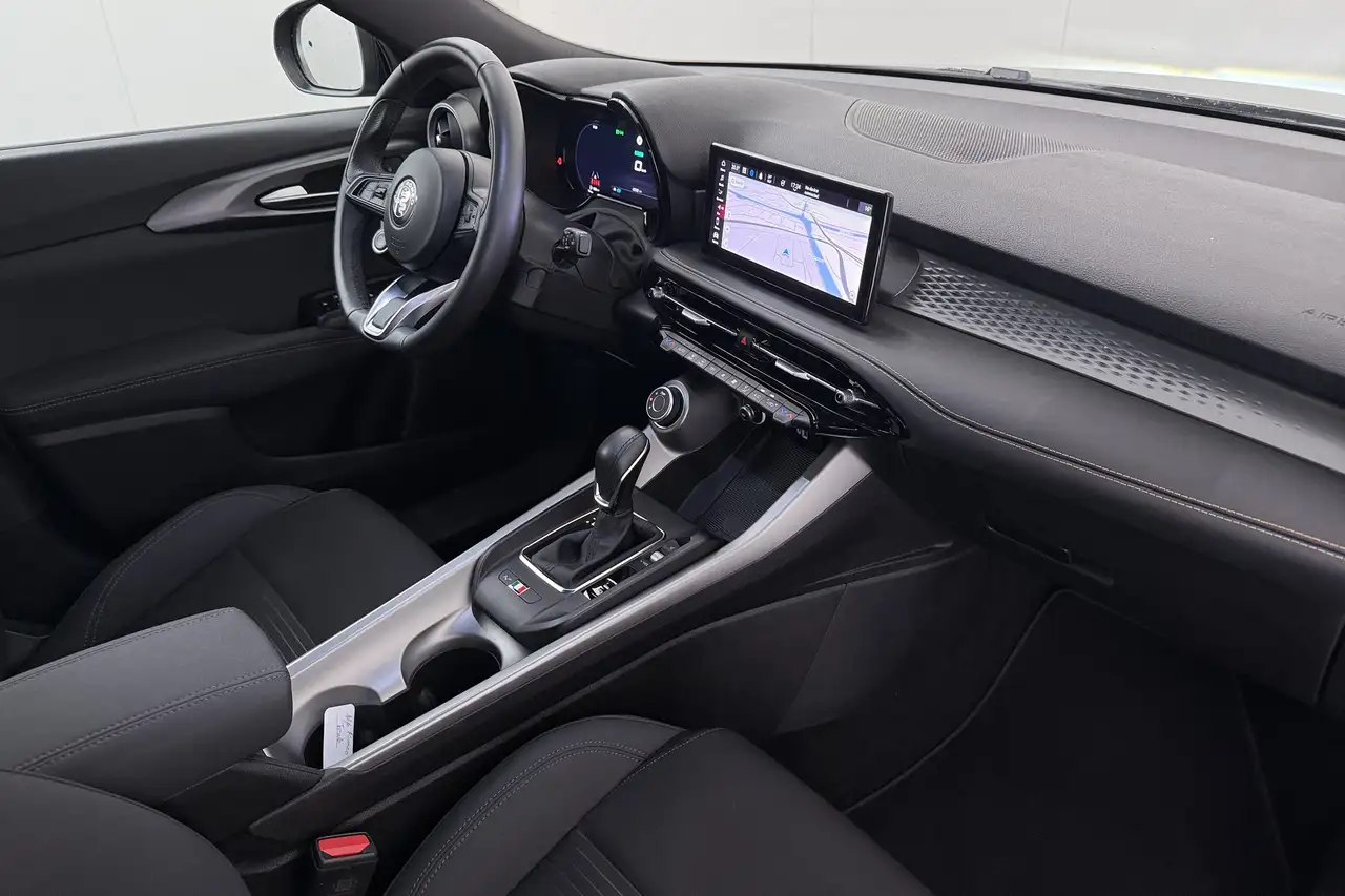 Alfa Romeo Tonale 2025 — фото 14