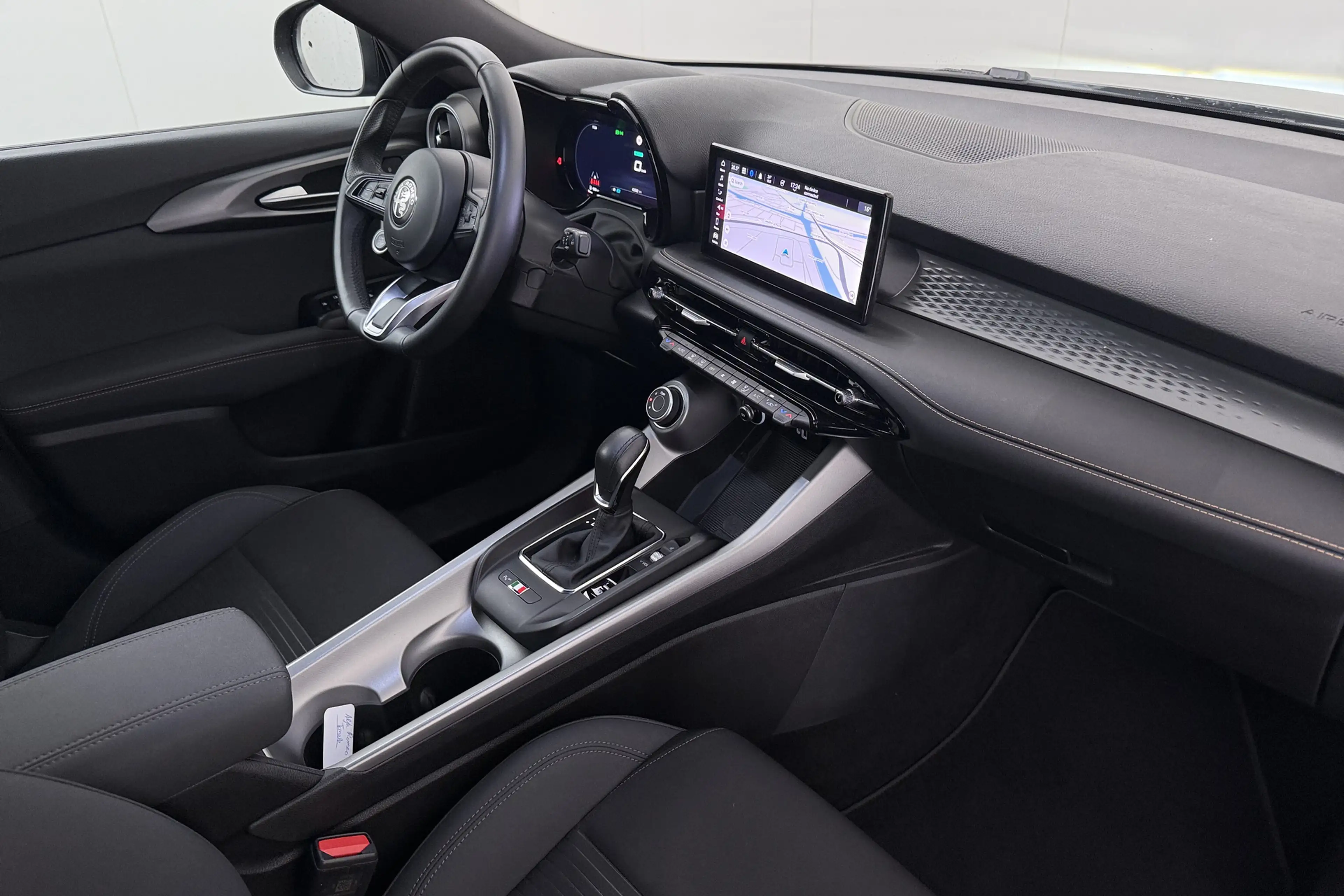 Alfa Romeo Tonale 1.5T Hybrid Sprint Camera Adapt.Cruise 19'LMV Half — photo 14