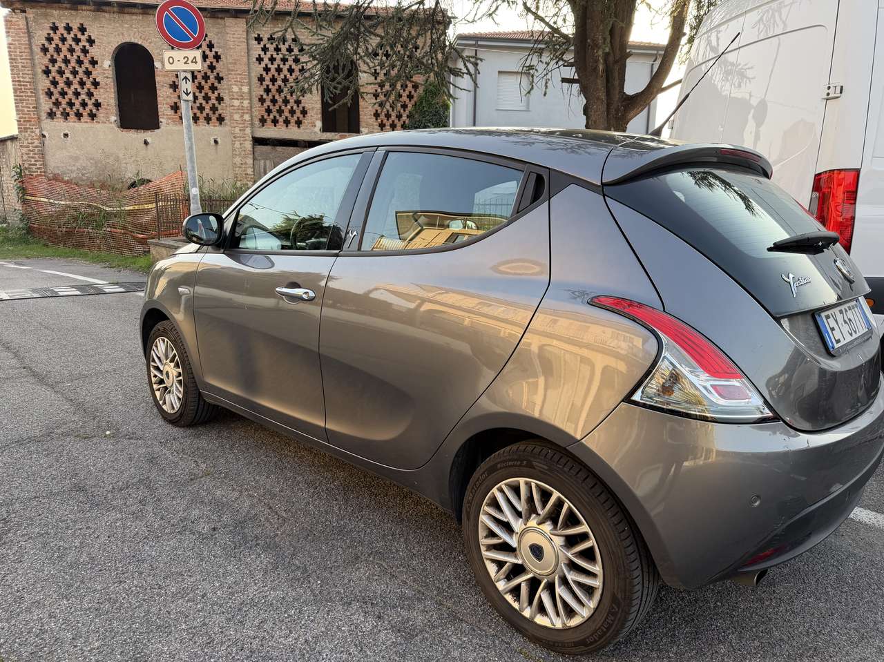 Lancia Ypsilon Ypsilon III 2011 1.2 8v Gold c/CL 69cv E6