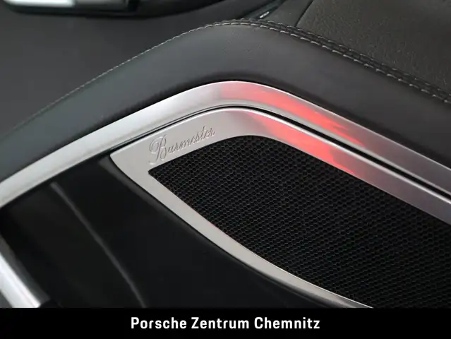 Porsche 911 view 29