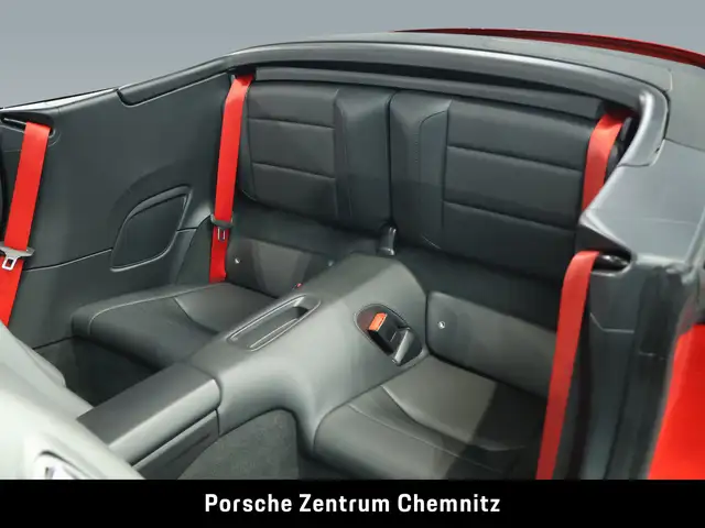Porsche 911 view 9
