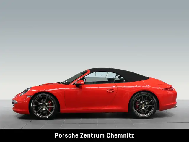 Porsche 911 view 2