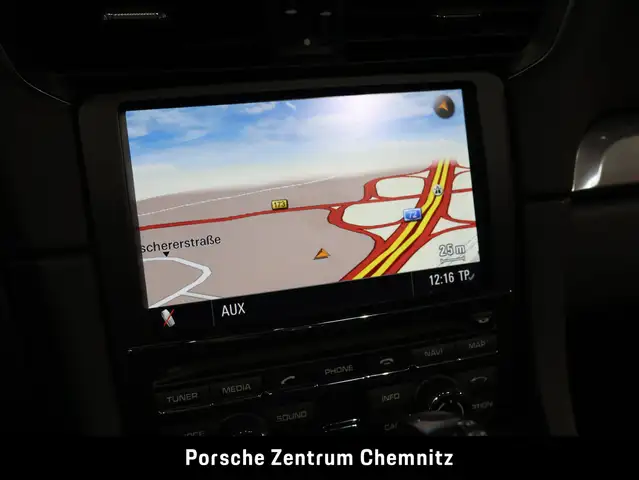 Porsche 911 view 16
