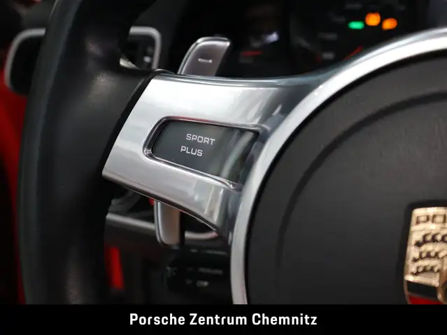 Porsche 911 view 26