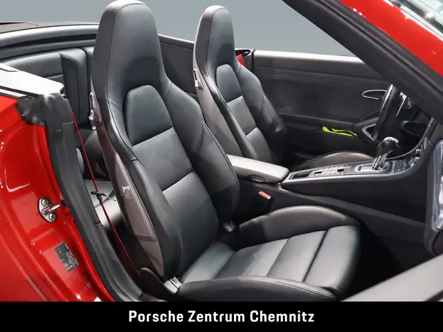 Porsche 911 view 19