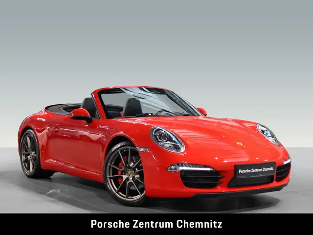 Porsche 911 view 10