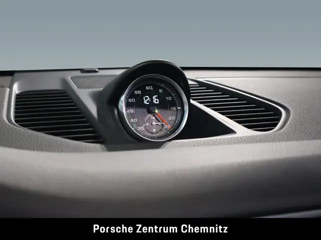 Porsche 911 view 25