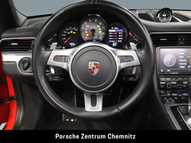 Porsche 911 view 14