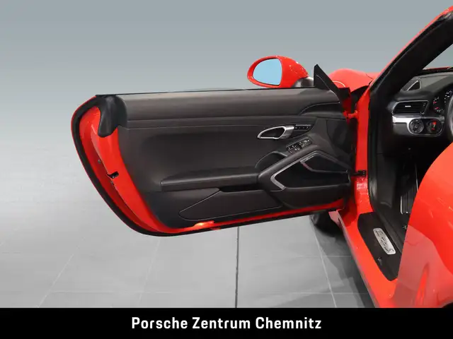 Porsche 911 view 11