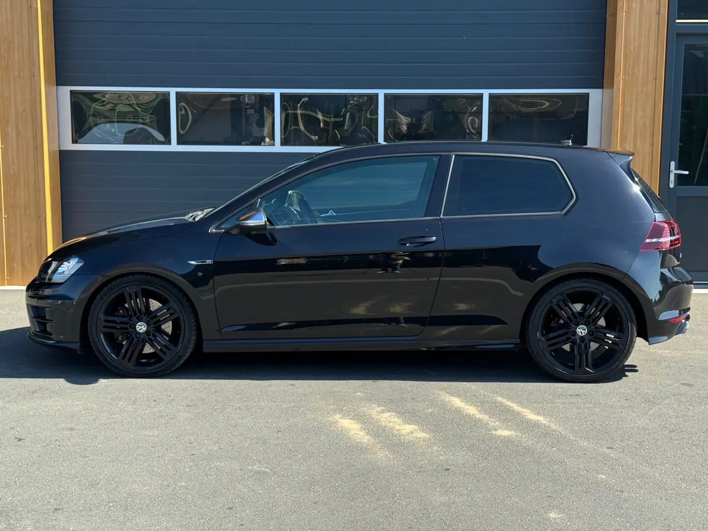 Volkswagen Golf 2.0 TSI R 4Motion|ACC|S.Verwarming|P.Sens|Alcantar Zwart - 2