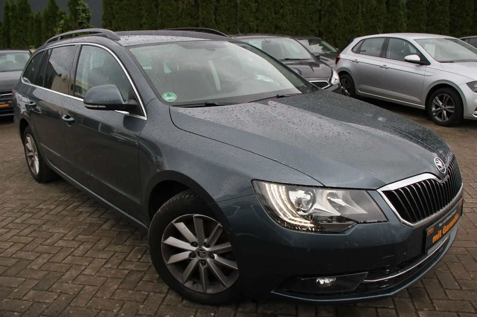 Skoda Superb Combi Ambition, Navi, Sitzhzg, PDC, Xenon Grau - 1