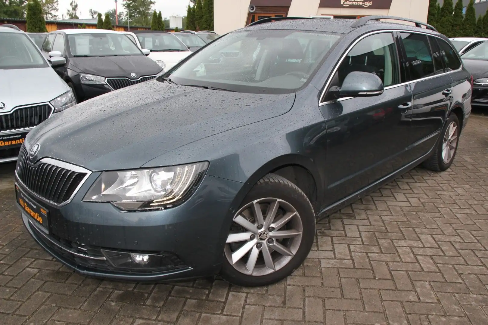 Skoda Superb Combi Ambition, Navi, Sitzhzg, PDC, Xenon Grau - 2