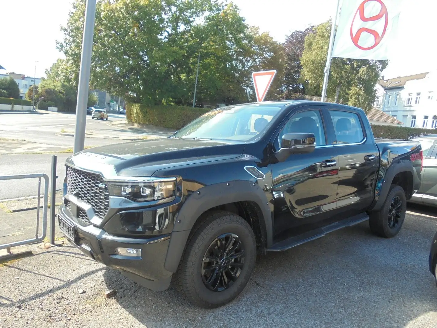 Foton 4 2.0 Diesel 3 Tonne 4WD 6 Jahre GARANTIE Schwarz - 1