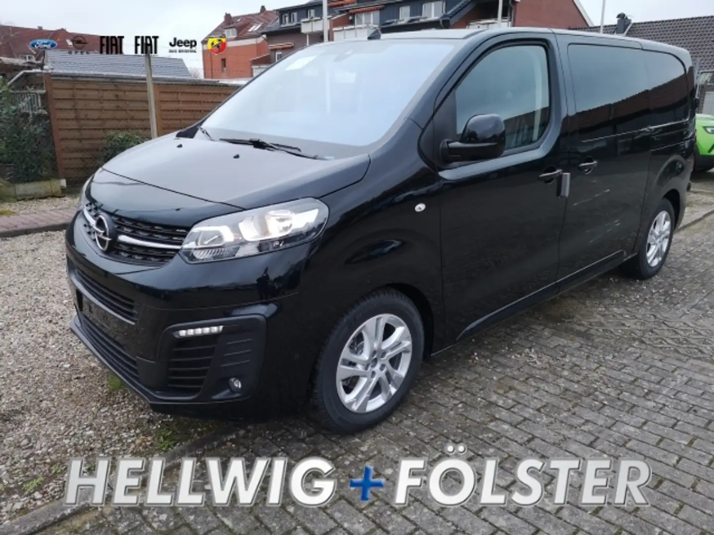Opel Vivaro DoKa M + AT + 5-Sitzer + Navi + Klimaauto Schwarz - 1