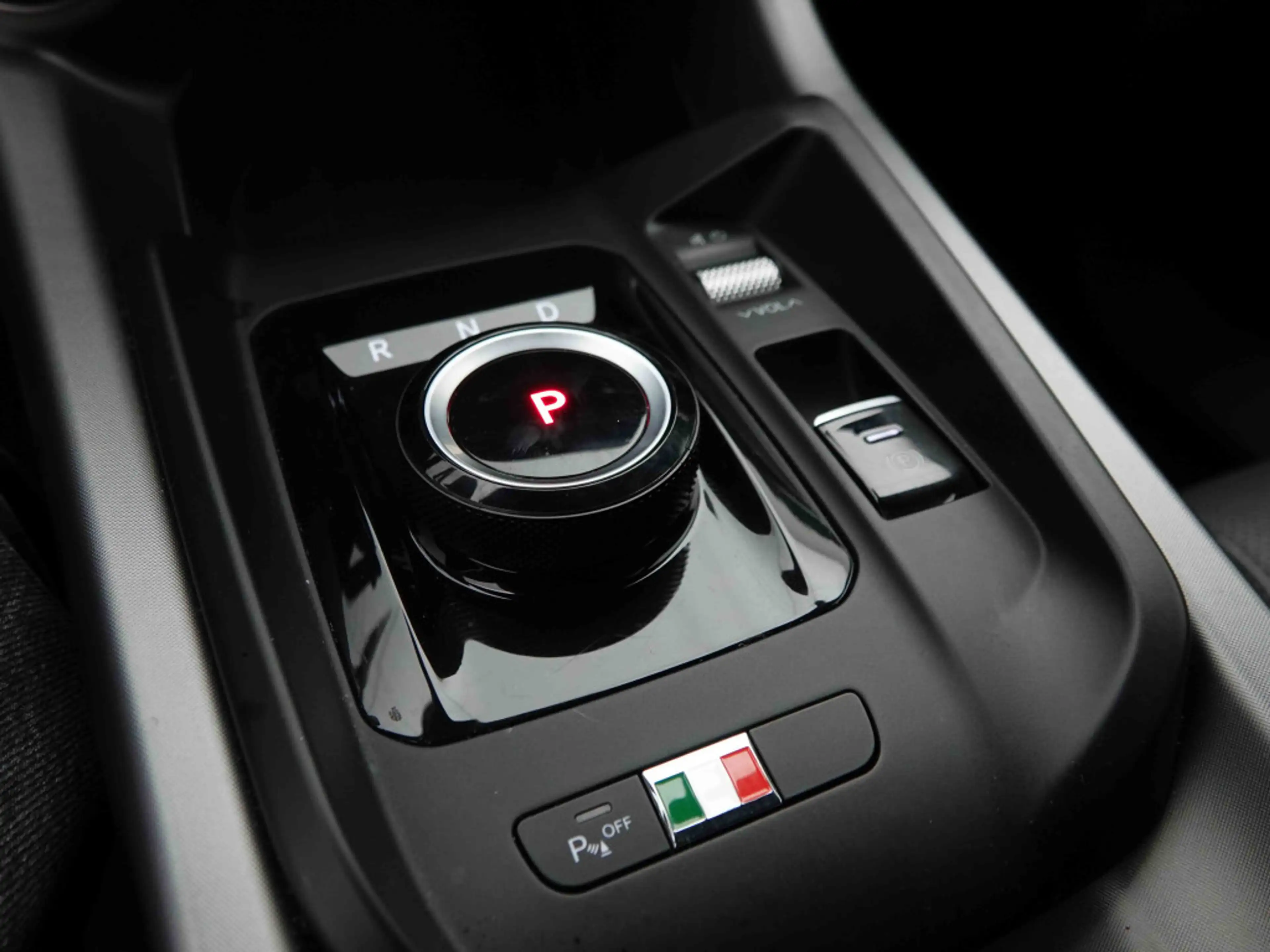 Alfa Romeo Tonale 1.5 Hybrid AUT 175 Veloce Pack | Leather | Alu19 | Camera | GPS by App — photo 14
