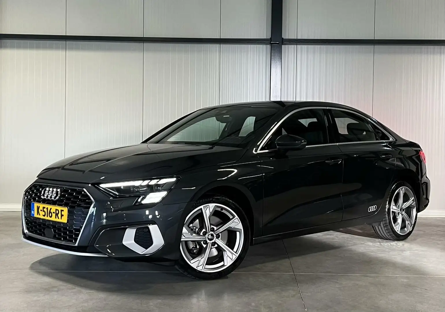 Audi A3 Limousine 35 TFSI edition one S-line Virtual Sfeer Gris - 1